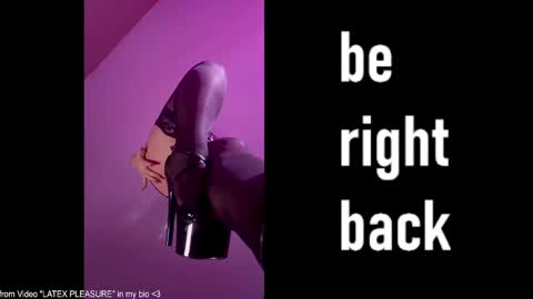 Vanessa Ray  STREAMING TIME everyday of the week  -  German time. except Saturday online show from 01-14-25, 01:06