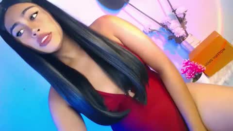 Snapshot of cherry_temptation28 chatting on 05-25-26, 10:05 marshmallow online show from 05-25-26, 10:05
