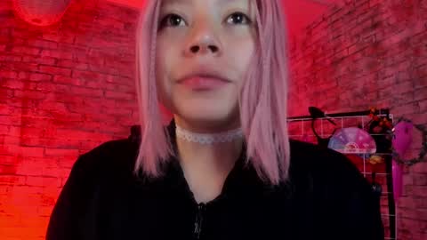 Snapshot of cherry_xoxx chatting on 09-22-25, 11:12 online show from 09-22-25, 11:12