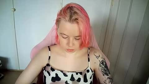 cherrybaby_0 online show from 06-09-26, 01:01
