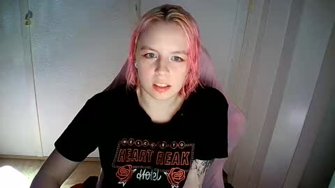 cherrybaby_0 online show from 06-10-26, 09:03