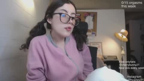 Sarah Prez online show from 04-25-26, 05:32