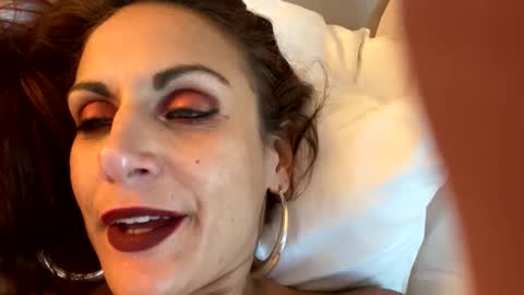 Snapshot of cherrydarlin5176 chatting on 10-13-25, 11:38 cherrydarlin5176 online show from 10-13-25, 11:38