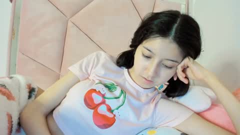 Snapshot of cherrymafer666 chatting on 12-27-24, 10:01 cherrycute666 online show from 12-27-24, 10:01