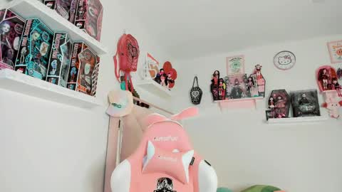 Snapshot of cherrymafer666 chatting on 02-21-25, 02:06 cherrycute666 online show from 02-21-25, 02:06