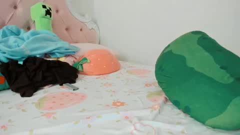 Snapshot of cherrymafer666 chatting on 09-27-25, 08:58 cherrycute666 online show from 09-27-25, 08:58