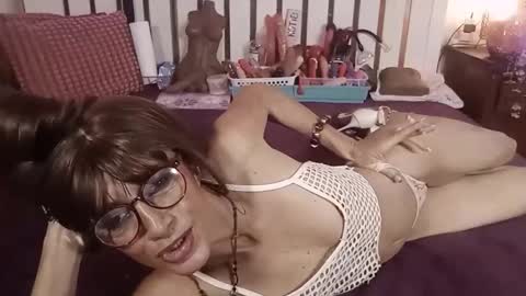 Cheryl6Fox online show from 11-30-25, 07:23