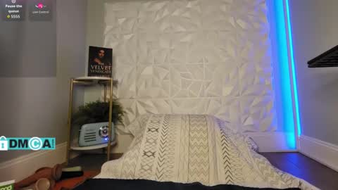 Snapshot of cheviblue chatting on 02-09-26, 04:00 Chevi Blue online show from 02-09-26, 04:00