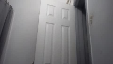 Snapshot of chi579822 chatting on 04-06-26, 05:30 chi579822 online show from 04-06-26, 05:30