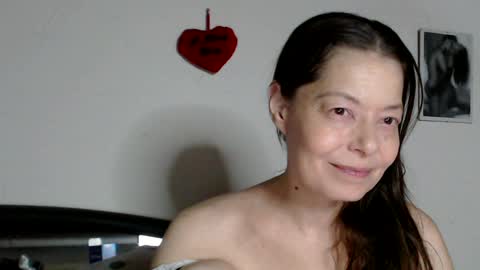 Snapshot of chiara177 chatting on 04-05-26, 08:17 Chiara online show from 04-05-26, 08:17