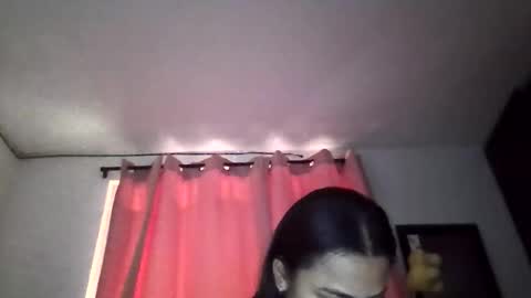 Snapshot of chiara_20 chatting on 11-20-25, 07:57 Airam online show from 11-20-25, 07:57