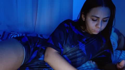 Snapshot of chiara_20 chatting on 11-26-25, 04:02 Airam online show from 11-26-25, 04:02