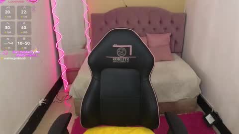 Snapshot of chiara_tay chatting on 11-20-25, 02:45 Chiara online show from 11-20-25, 02:45