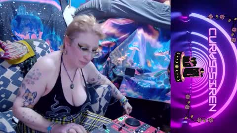 Snapshot of chiaroscurosiren chatting on 02-08-26, 07:34 CurvySiren online show from 02-08-26, 07:34