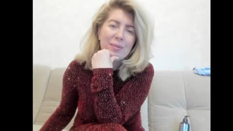 Snapshot of chicafortuna chatting on 05-15-26, 02:40 NBFG online show from 05-15-26, 02:40