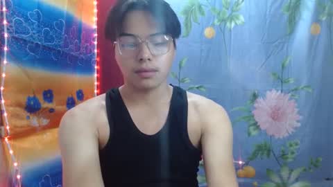 Snapshot of chicago_west chatting on 01-06-25, 01:41 Ask me online show from 01-06-25, 01:41
