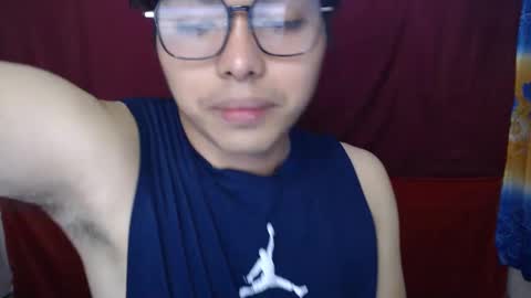 Snapshot of chicago_west chatting on 01-20-25, 09:13 Ask me online show from 01-20-25, 09:13