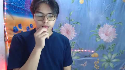 Snapshot of chicago_west chatting on 01-28-25, 01:05 Ask me online show from 01-28-25, 01:05