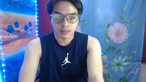 Snapshot of chicago_west chatting on 02-04-25, 09:49 Ask me online show from 02-04-25, 09:49