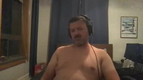 chicagoguy7183 online show from 10-02-25, 04:41