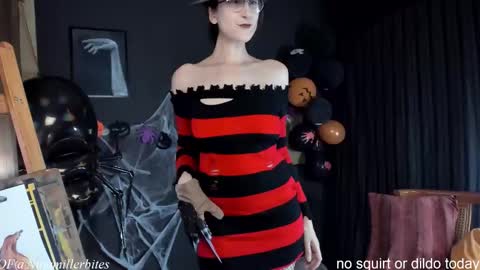 Nina   online show from 10-24-25, 04:03