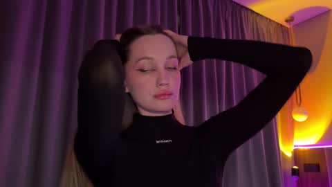 Snapshot of chillgoddess chatting on 12-19-25, 02:24 Goddess Vika - owner of all ur money online show from 12-19-25, 02:24