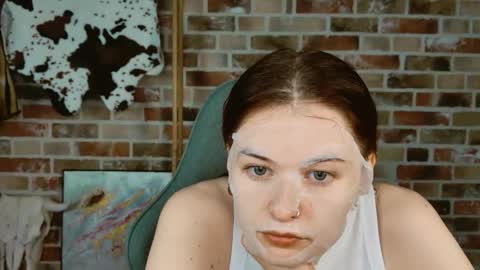 Bella online show from 04-25-26, 05:54