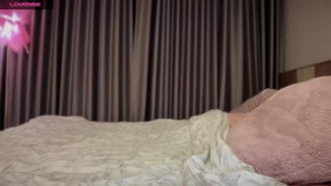 Snapshot of chillstella chatting on 07-15-26, 01:00 Call me Stelz online show from 07-15-26, 01:00