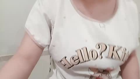Snapshot of chillylove chatting on 05-19-26, 01:11 Jani online show from 05-19-26, 01:11