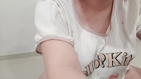 Snapshot of chillylove chatting on 05-19-26, 01:56 Jani online show from 05-19-26, 01:56