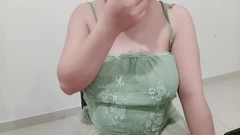Snapshot of chillylove chatting on 05-25-26, 01:11 Jani online show from 05-25-26, 01:11
