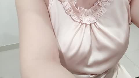 Snapshot of chillylove chatting on 05-27-26, 01:57 Jani online show from 05-27-26, 01:57