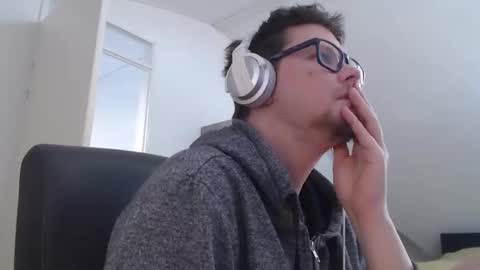 chillzonecam online show from 04-24-26, 05:04