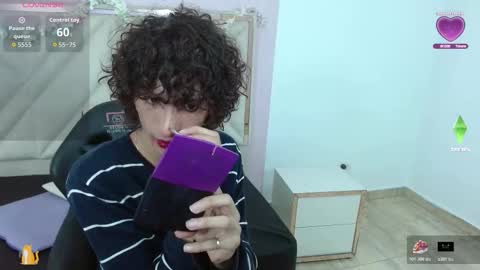 Snapshot of chipi_tay chatting on 10-31-25, 11:44 chipi_tay online show from 10-31-25, 11:44