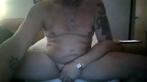 Snapshot of chippy70 chatting on 12-17-25, 03:45 chippy70 online show from 12-17-25, 03:45