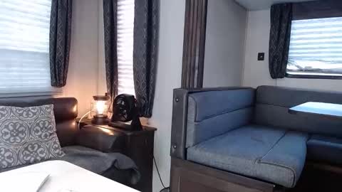 Snapshot of chitownaries82 chatting on 10-17-25, 01:35 Chitown Aries online show from 10-17-25, 01:35