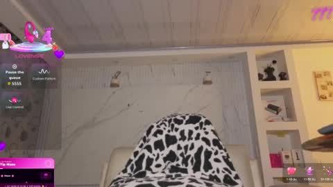 chloe_cooperr online show from 04-21-26, 01:18