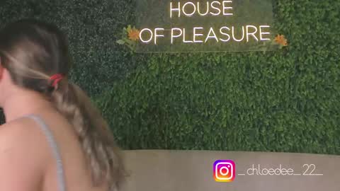 Chloe online show from 10-06-25, 12:13