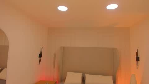 Chloe online show from 12-21-25, 02:35