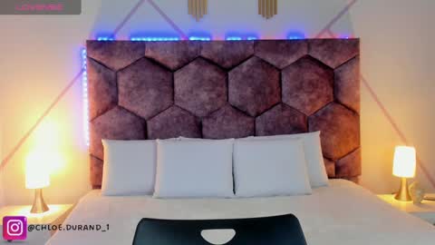 chloe_durand_ online show from 10-08-25, 08:28