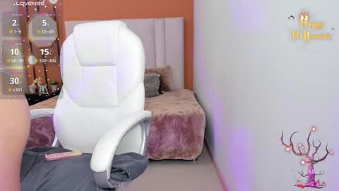 Chloe online show from 10-24-25, 05:31