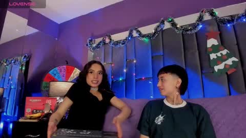 Isabella curly hair - Anastasia short hair  online show from 12-06-24, 02:17