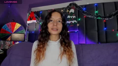 Isabella curly hair - Anastasia short hair  online show from 12-16-24, 05:11