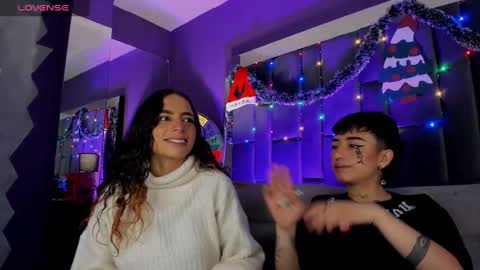 Isabella curly hair - Anastasia short hair  online show from 12-17-24, 05:58