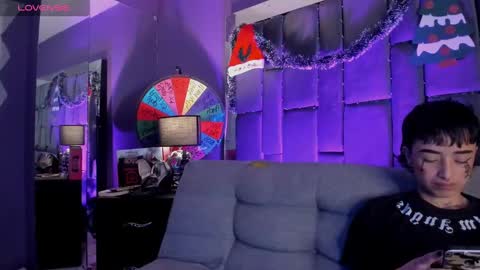 Isabella curly hair - Anastasia short hair  online show from 12-18-24, 12:21