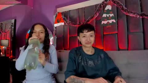 Isabella curly hair - Anastasia short hair  online show from 12-18-24, 06:46