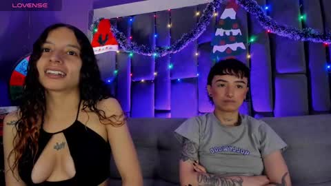 Isabella curly hair - Anastasia short hair  online show from 12-20-24, 05:40