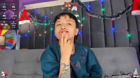 Isabella curly hair - Anastasia short hair  online show from 12-22-24, 06:15