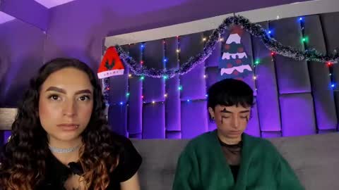 Isabella curly hair - Anastasia short hair  online show from 12-30-24, 09:08