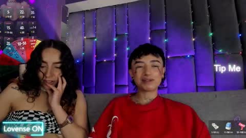 Isabella curly hair - Anastasia short hair  online show from 01-03-25, 10:08